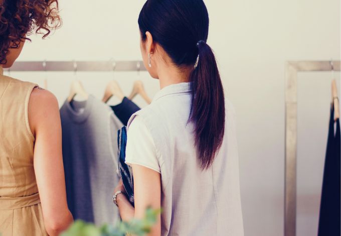 How to Start a Clothing Business by Buying Wholesale